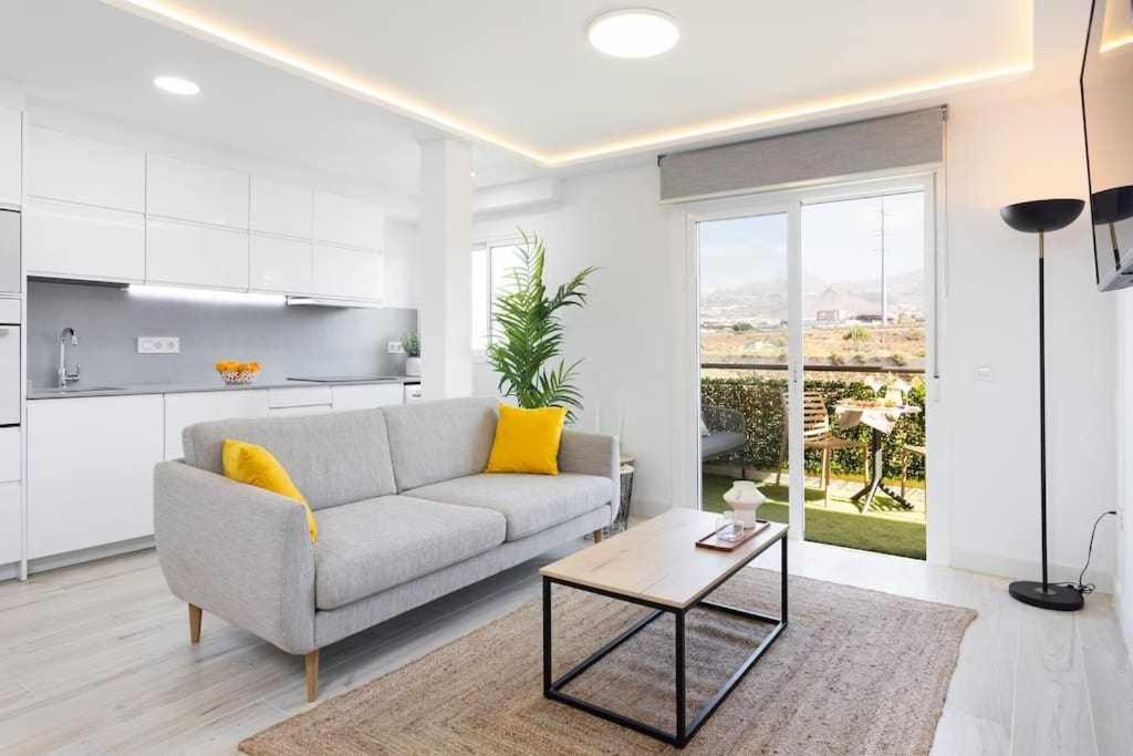 Sunnyland Apartment Arona Cho Esterno foto