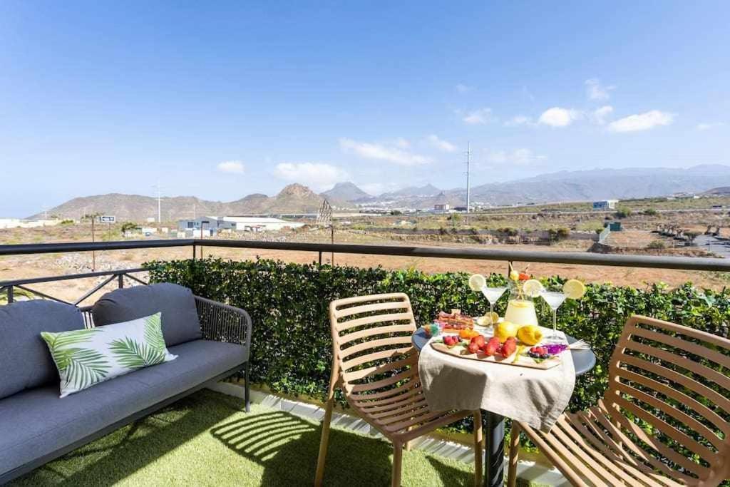 Sunnyland Apartment Arona Cho Esterno foto